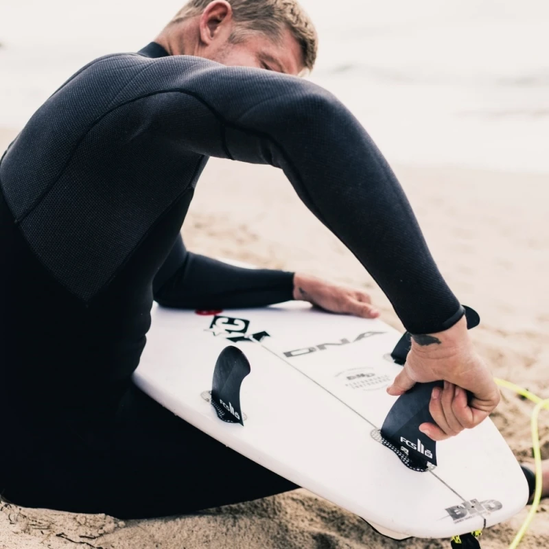 FCS II Mick Fanning Neo Carbon Surfboard Fins Large 3 FCS II Mick Fanning Neo Carbon Surfboard Fins Large - Image 3
